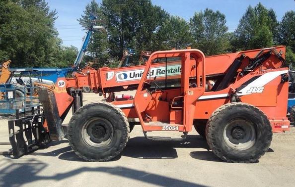 Forkliftsafety's tweet photo. Large orange off-road #forklift stolen from Moses Lake business http://t.co/wMTk6Xa6t5