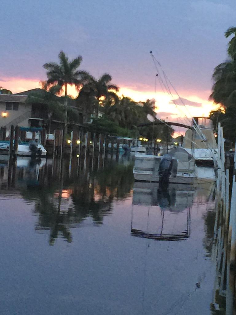 realestatesammy's tweet photo. #naplessunset #fromyourcondo #realestate #naplesflrealestate #liveonthegulf #homesforsale #ontherise http://t.co/OHJYpYx3PJ