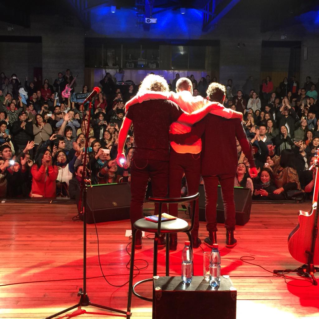 AbelPintos's tweet photo. #GiraABEL2015 en tierras de #Chile Anoche #Temuco y esta noche #PuertoMontt dos hermosas fiestas. http://t.co/7qpGTWbkQB