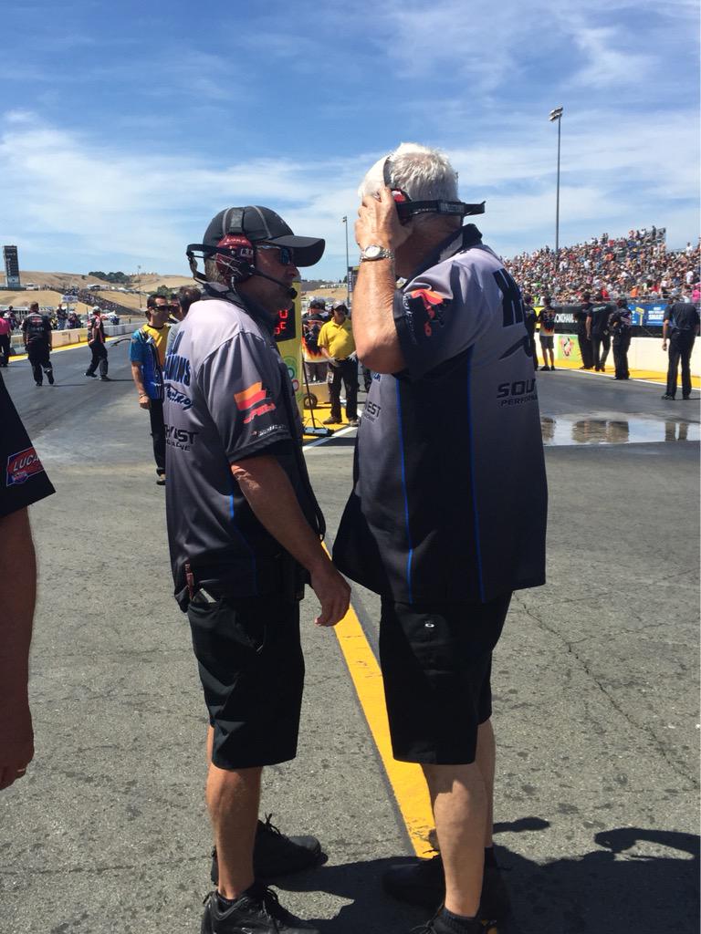 ChrisMcGahaPS's tweet photo. Quick track talk before the semi-finals! #NHRA #SonomaNats #TeamHSR http://t.co/YoH5tmMQAM