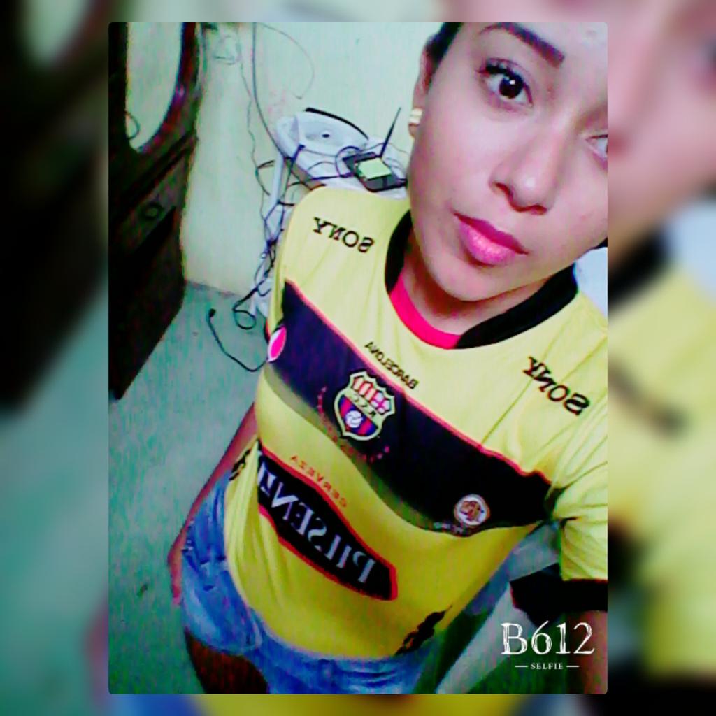 Danelly99's tweet photo. Barcelona 💛⚽ http://t.co/2Hdk3mYMwj