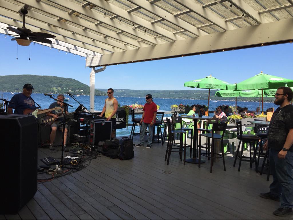 neidl32's tweet photo. Mussels and Salt Potatoes with great tunes and breathtaking view @WaterfrontKeuka. Can't beat it! http://t.co/fHNFrLVYY1