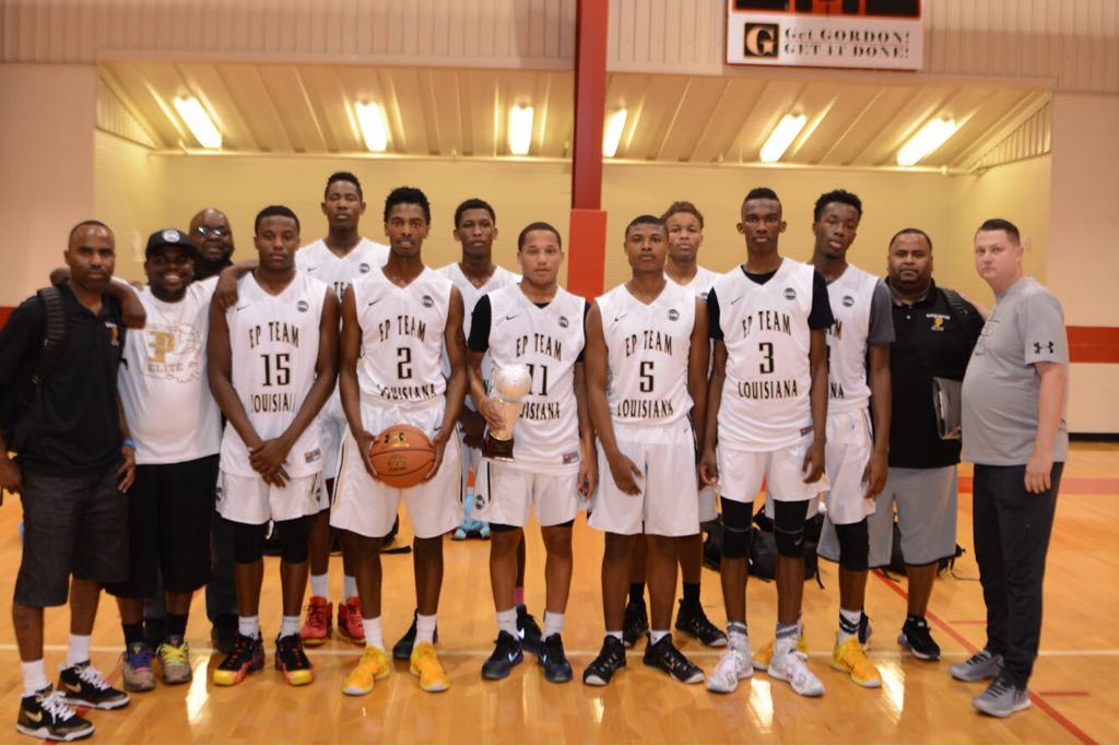 DeepSouthHoops's tweet photo. All intensity. All the time.

17U #LA12 Champions — @EPEliteEYBL 

The debate has been settled. http://t.co/RMwj3ptHsV