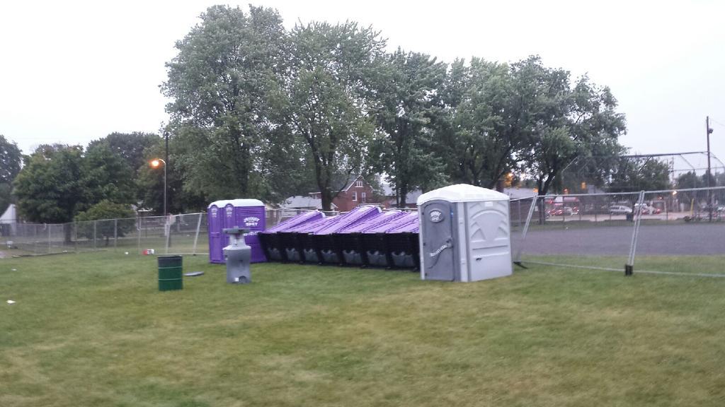 johnnytoilets's tweet photo. @GypsyBarn @Mike_Judson Johnny wasnt the only one not to stand up to the #storm @PRobFest http://t.co/nAsFBaBsSv