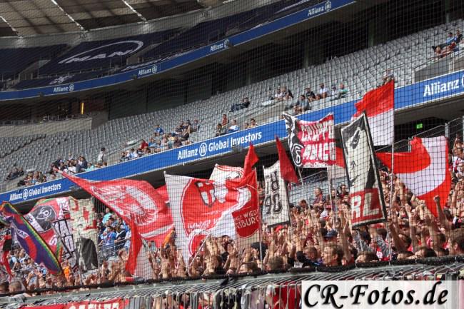 FussballUltras's tweet photo. 1860 München - SC Freiburg 01.08.2015 http://t.co/H9wBuCdVKb