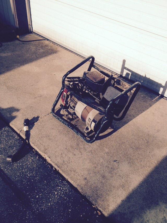 gobiggofast133's tweet photo. truck $40,000
Generator $500
Beer $75
Jake running over my dads generator, priceless #grandbend #fuckedupweekend http://t.co/uAxLGYgd0I
