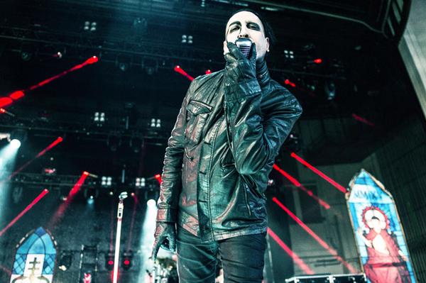 MansonPictures's tweet image. Bank Arts Center, Holmdel, NJ, 29.07.2015 @marilynmanson