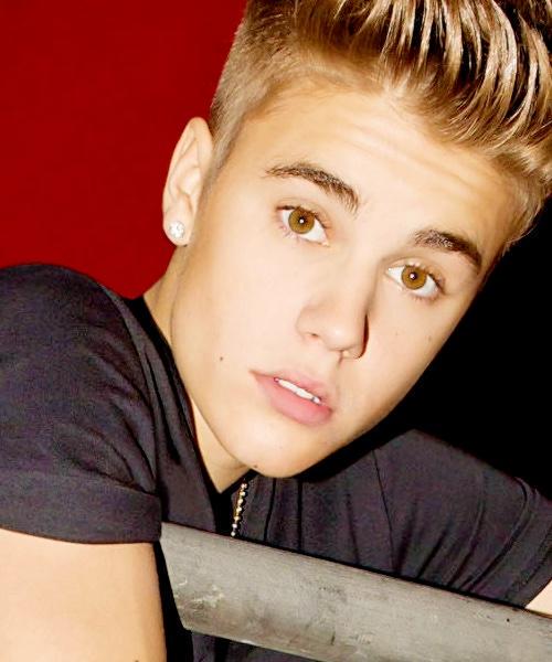 mitjans_barber0's tweet image. RETWEET PRA VOTAR #MTVHottest Justin Bieber