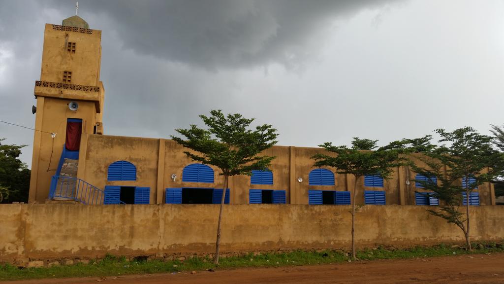SulaimanHayiti's tweet photo. La mosquée où à lieu le séminaire à Bamako. http://t.co/5THf6C4bZG