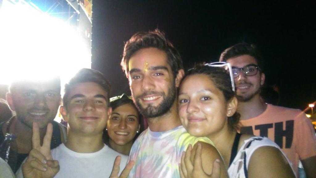 JackVanRoy's tweet photo. A celebrar el cumple de @AbelSebastia con Mika #ArenalSound2015 http://t.co/arHweDFiaF