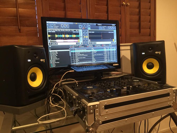 Always practicing mixes 4 our ⬆️ coming events. #edm #edmlife #djlife #nowplaying @OfficialJackEL @IamNikkiPhoenix<a href="/tag/djlife"class="tags"><span>#djlife</span></a><a href="/tag/nowplaying"class="tags"><span>#nowplaying</span></a><a href="/tag/edm"class="tags"><span>#edm</span></a><a href="/tag/edmlife"class="tags"><span>#edmlife</span></a>