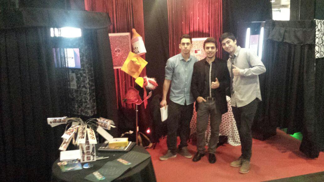 fotofuncl's tweet photo. Parte de la Familia Fotofun: Jose, Franco y Jose, nuestro equipo de ventas con toda su buena onda en la #ExpoNovios. http://t.co/DyA9MfsHsp