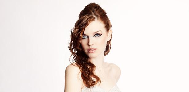 TopHDImages's tweet image. 38 HD Wedding Hair And Makeup Images tophdimages.net/38-hd-wedding-…