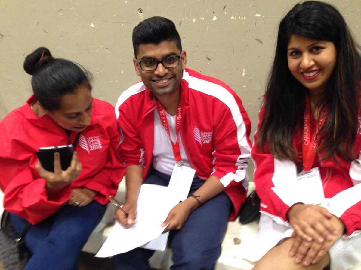 MUSANIPHOTO's tweet photo. MCs working on the  programs for the closing #caig2015 @CAIG2015 @ivcprairies @caigprairies http://t.co/whtKlKsYX1