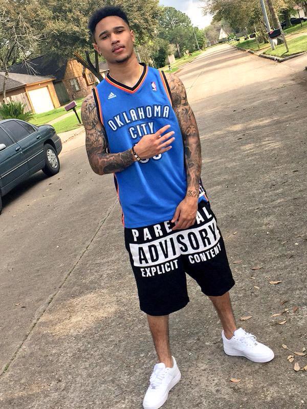 iSmackNiggas's tweet photo. 6'3" babygirl 😉😘💯 http://t.co/EzozNrRsva