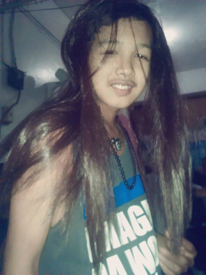 Bae0699's tweet photo. bumungad sa fb ko. :v HAAHAH. :D laughtrip! #Past #Bumigay #Chocolot. #MarkJosephBlasGadoy http://t.co/thmthlyxYW
