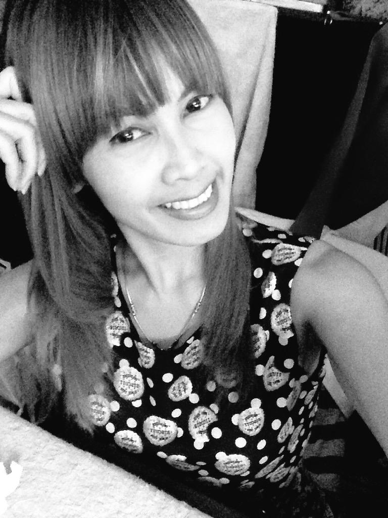 WKalong's tweet photo. ตัวเองทำตัวเอง😭😭😭😭ยิ้มทั้งน้ำตา http://t.co/eLUvYYhsxt