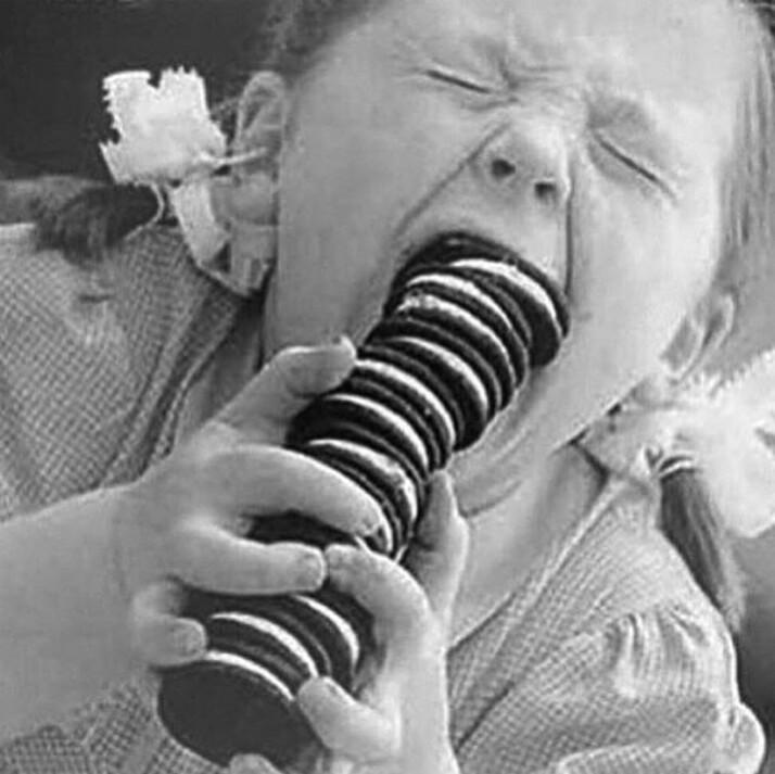 owilson007's tweet photo. My daily struggle of self control. #addiction #alltheoreos http://t.co/2qX9g7P1ok
