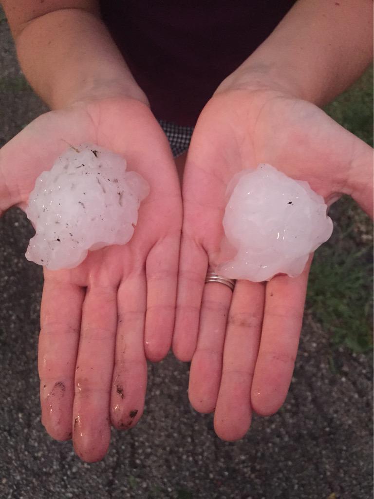 jnelsonWJCL's tweet photo. โ@VivaBrachmann: @jnelsonweather 2.25 in hail in Wind Lake. Textbook formation. #wiwx #DentedCar ๐ฅ http://t.co/FDQa7WTzCXโ Wow! @Ginger_Zee