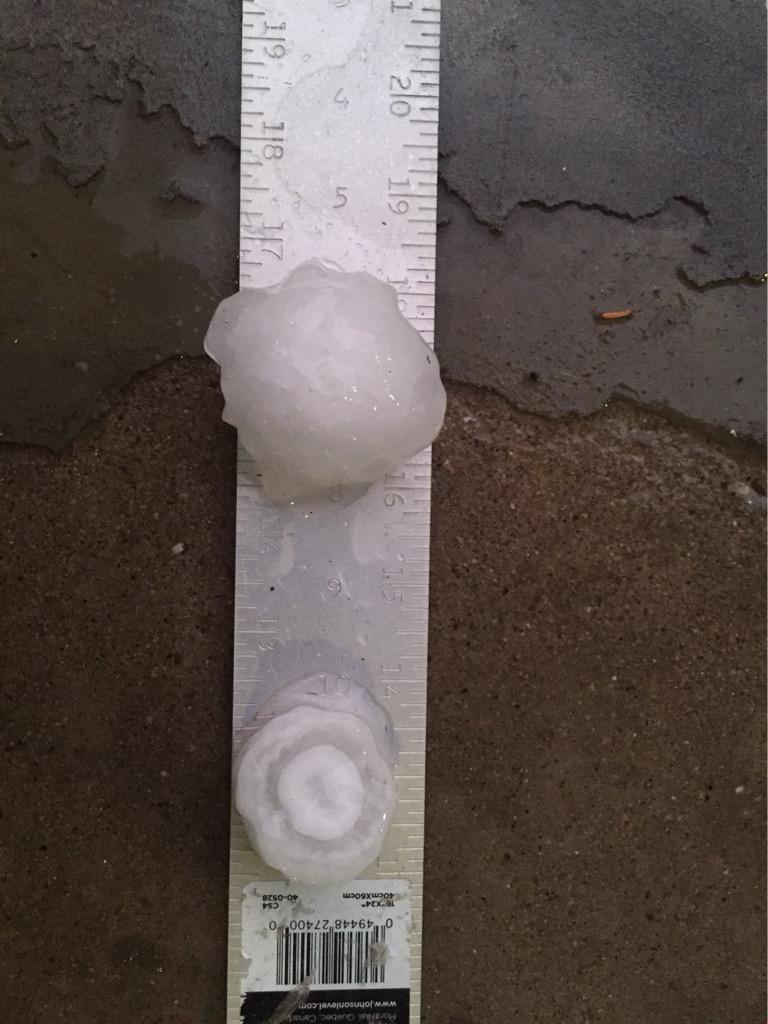 jnelsonWJCL's tweet photo. โ@VivaBrachmann: @jnelsonweather 2.25 in hail in Wind Lake. Textbook formation. #wiwx #DentedCar ๐ฅ http://t.co/FDQa7WTzCXโ Wow! @Ginger_Zee