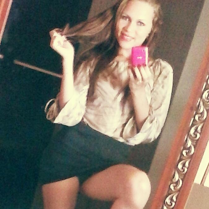 frrancyelly's tweet photo. Vivo a mh vd da forma que manda o meu 💓 e nao da forma q pessoas q n me conhecem querem q eu #viva ✌ http://t.co/FLQnOJ9XwY