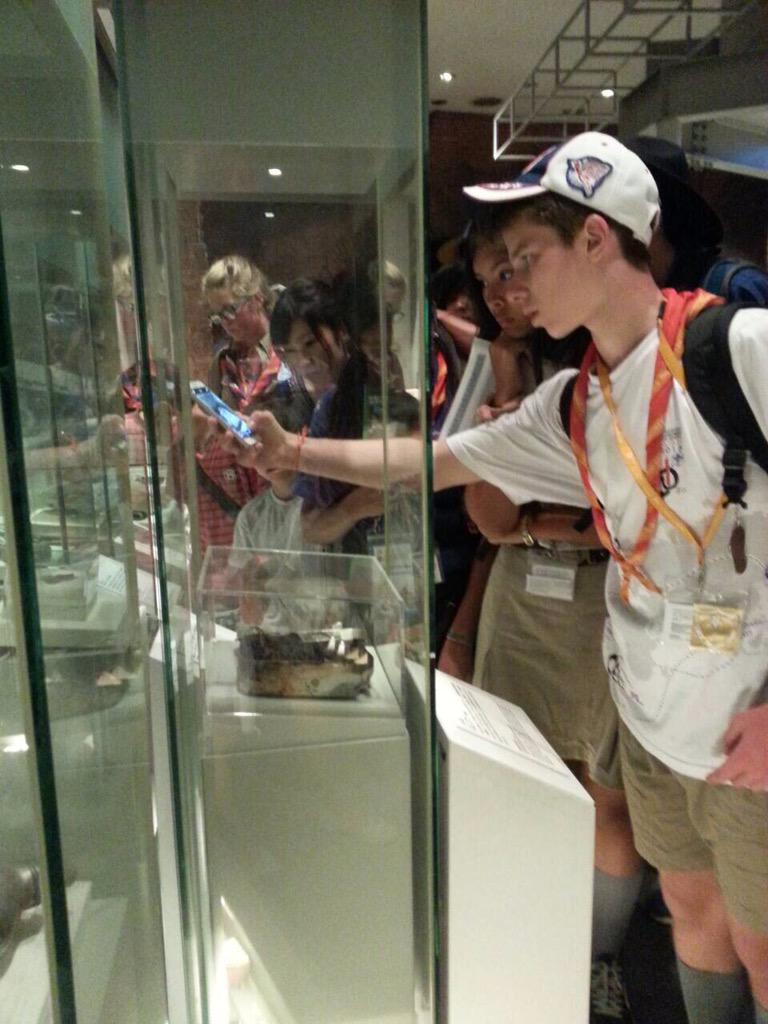 wsj2015live1's tweet photo. Scouts learn the history in Hiroshima Peace Memorial Museum #wsj2015 http://t.co/2UzaLTba9J