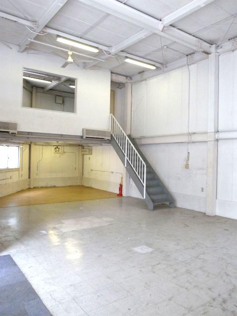 大阪r不動産 Auf Twitter 天井の高い物件をお探しの方へ ちゅら 司令室のある倉庫 江坂 Http T Co 14ka0y2mzi Http T Co E5renppld1