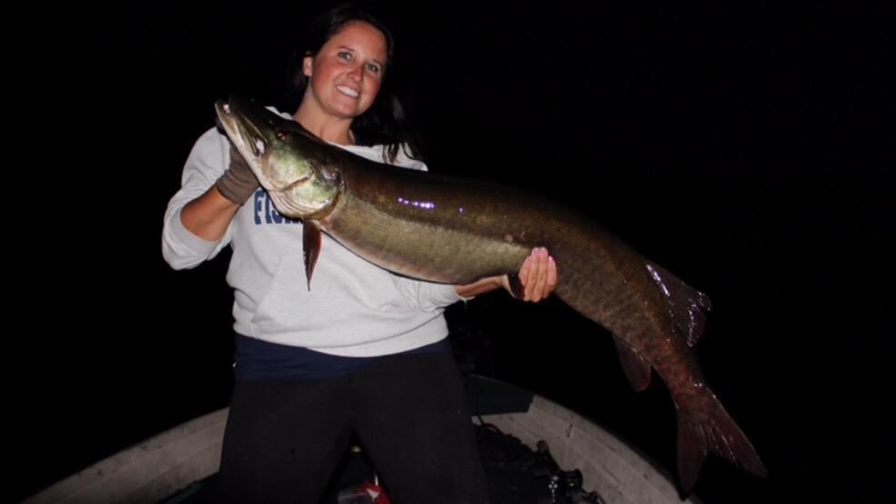 MuddyAdventure's tweet photo. Muddy guest @tiffanyotto00 working hard for the Esox Magnums this summer. Her first two fish!!! #39inch #46inch http://t.co/6uqwMun1UM