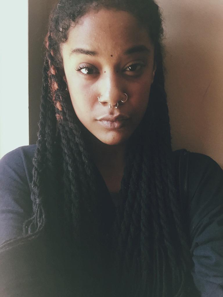 AwkwardHer tweet picture