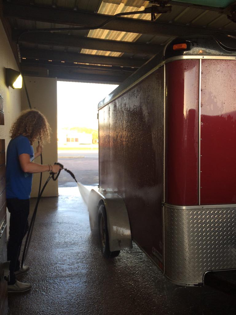 CFCentralPlains's tweet photo. Last time cleaning idris and twinkle toe dreamy eyed Jonah (aka van and trailer) http://t.co/E30m7xfRKu
