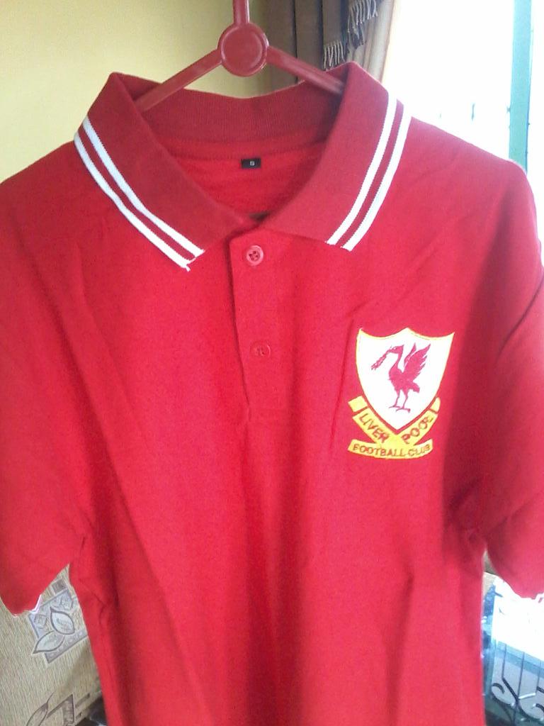 Redsdezig's tweet photo. #SALE RED ETRO Polo | only 60k | size M,L,XL | sms 085788806408 line redsdezig. http://t.co/tpRGdjLxH8