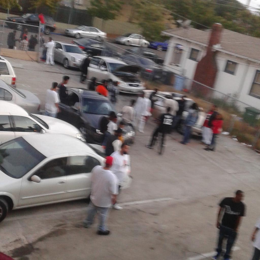vell_ballin's tweet photo. We had it Lit out their for my brodie B-Day #Longlivezale #YbLife #FreeJoshb http://t.co/lA7NouH29j