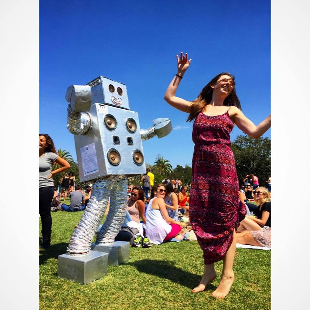 Otherbots's tweet image. Classic Dolo. #robot #robotdj #dolo #dolorespark #sf #blueskies #goodcompany #2blessed2rest #blessed #d3 by intrist…