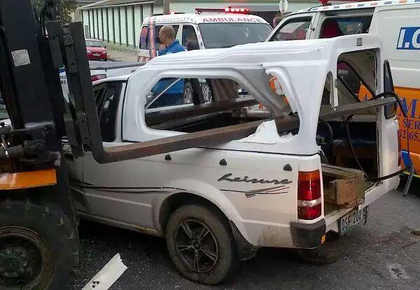 Forkliftsafety's tweet photo. 13 kids and 1 driver lucky to escape serious injury when #forklifts attack! http://t.co/0kkkUc4Iyg http://t.co/PT4nfz0bRC