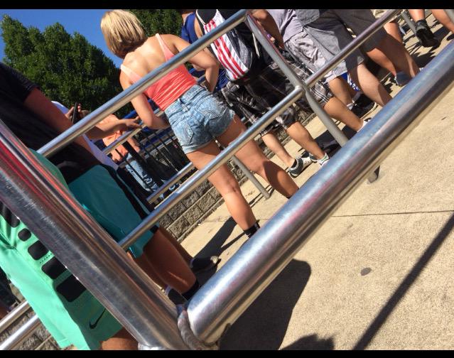 creepdaily's tweet photo. Amusement park booty http://t.co/Z0mILMcS7E