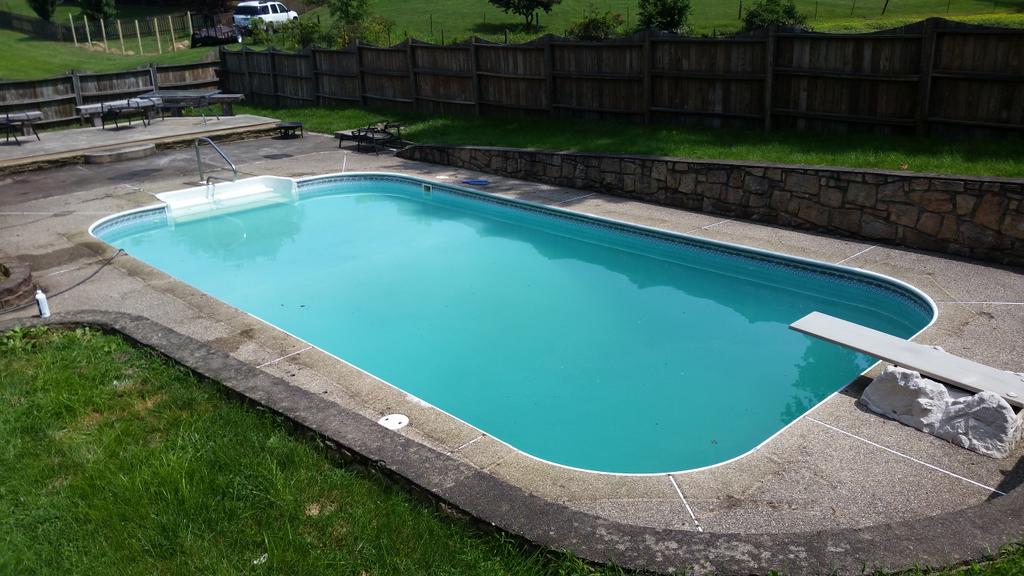 PurePoolCare's tweet image. This pool was closed for two years and took a week to clean up but it's beautiful and one happy customer