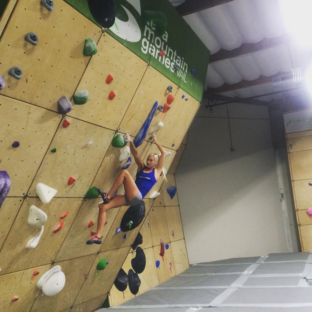 sierrablaircoyl's tweet photo. It's official, the @mesarim Training Center is INSANE! Thanks for the awesome session tonight :) #mesarim #goclimb http://t.co/77OQecJTPY