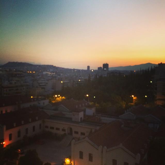 AthensInsta's tweet image. Sunrise over Athens #ferrytosantorini #stoupsimontravel by clairebock ift.tt/1IFwruR