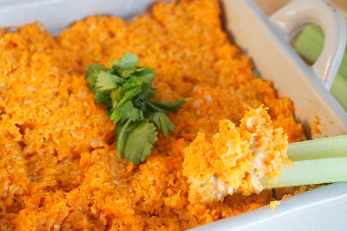 OneGreenPlanet's tweet photo. Buffalo Cauliflower Dip by @myupbeetlife http://t.co/SE6ZTgfxuJ #vegan http://t.co/D4YbQmOsjK