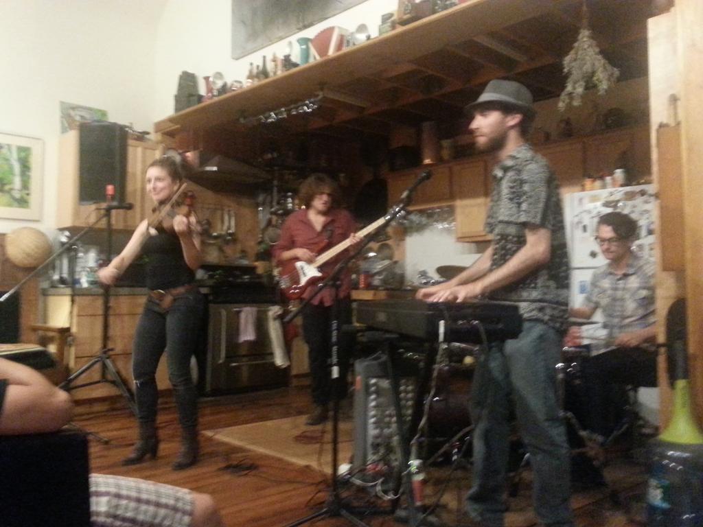 EdPearlman's tweet image. @AlbasEdge rocking Portland Maine this weekend