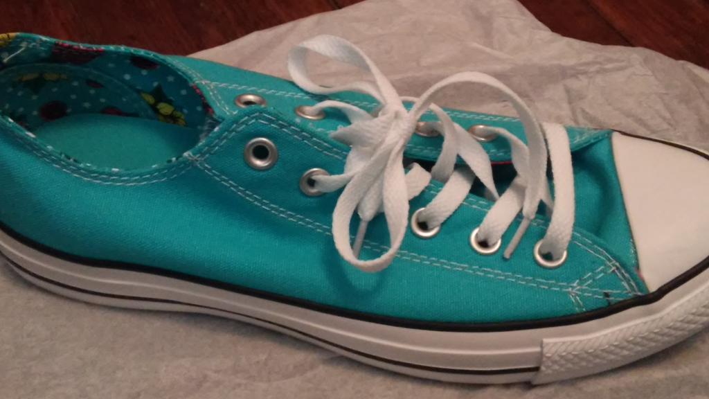 preety123abc's tweet photo. CONVERSE http://t.co/ZXm0qKNUpM