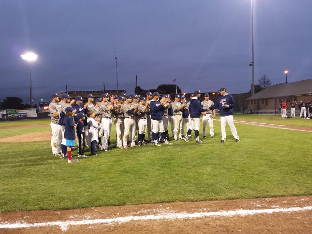 humboldtcrabs's tweet photo. Crabs awards and goodbyes. #lifeasacrab http://t.co/35Nw56gNgr