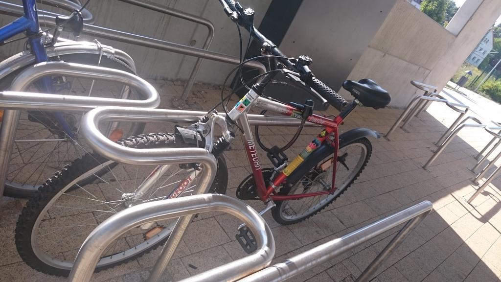 LilaWolke11's tweet photo. @Geocachingvlogs @GoGeocaching @cachentravel @Geocaching_Pics @geogezwitscher On a railway station in my hometown :-) http://t.co/TDYBjYkBS7