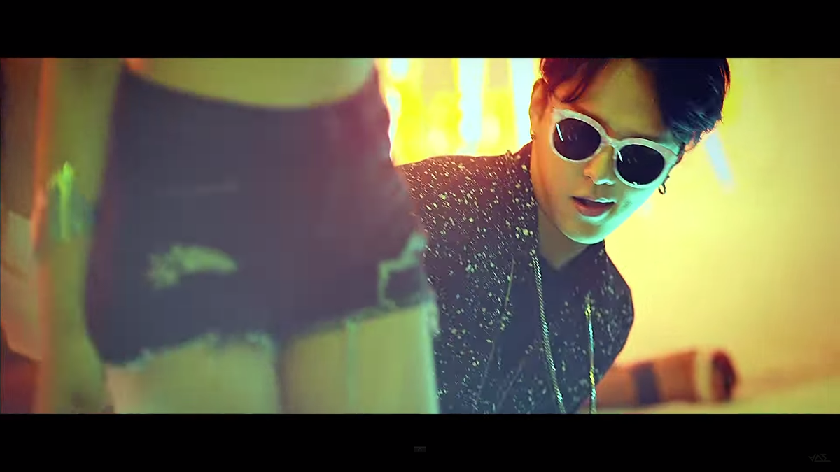 b__Yoseob's tweet photo. @DJoon_b @91DWb @bBJN1219 @HyunSeung__b @b_LGiK 

どこ見てるの系 http://t.co/7MhvznJNM8