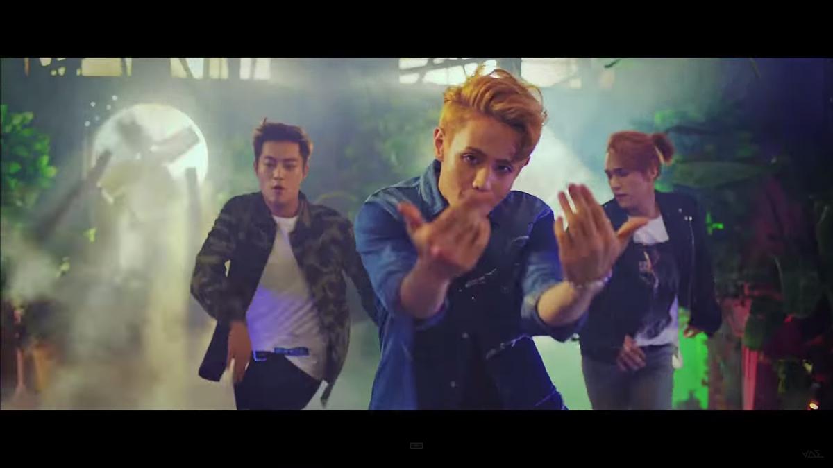 b__Yoseob's tweet photo. @HyunSeung__b @91DWb @b_LGiK @DJoon_b @bBJN1219 

後ろの縛ってるドウかわいいㅋㅋ http://t.co/BEGhuzZkXH