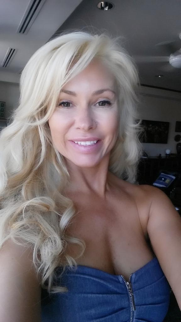 jacquichilds's tweet photo. Hello and Good night from #Arizona next stop @biltmoreokc ...then #SanDiego to #shoot with @nellyputnam 😘 http://t.co/yjjQbtxF2B