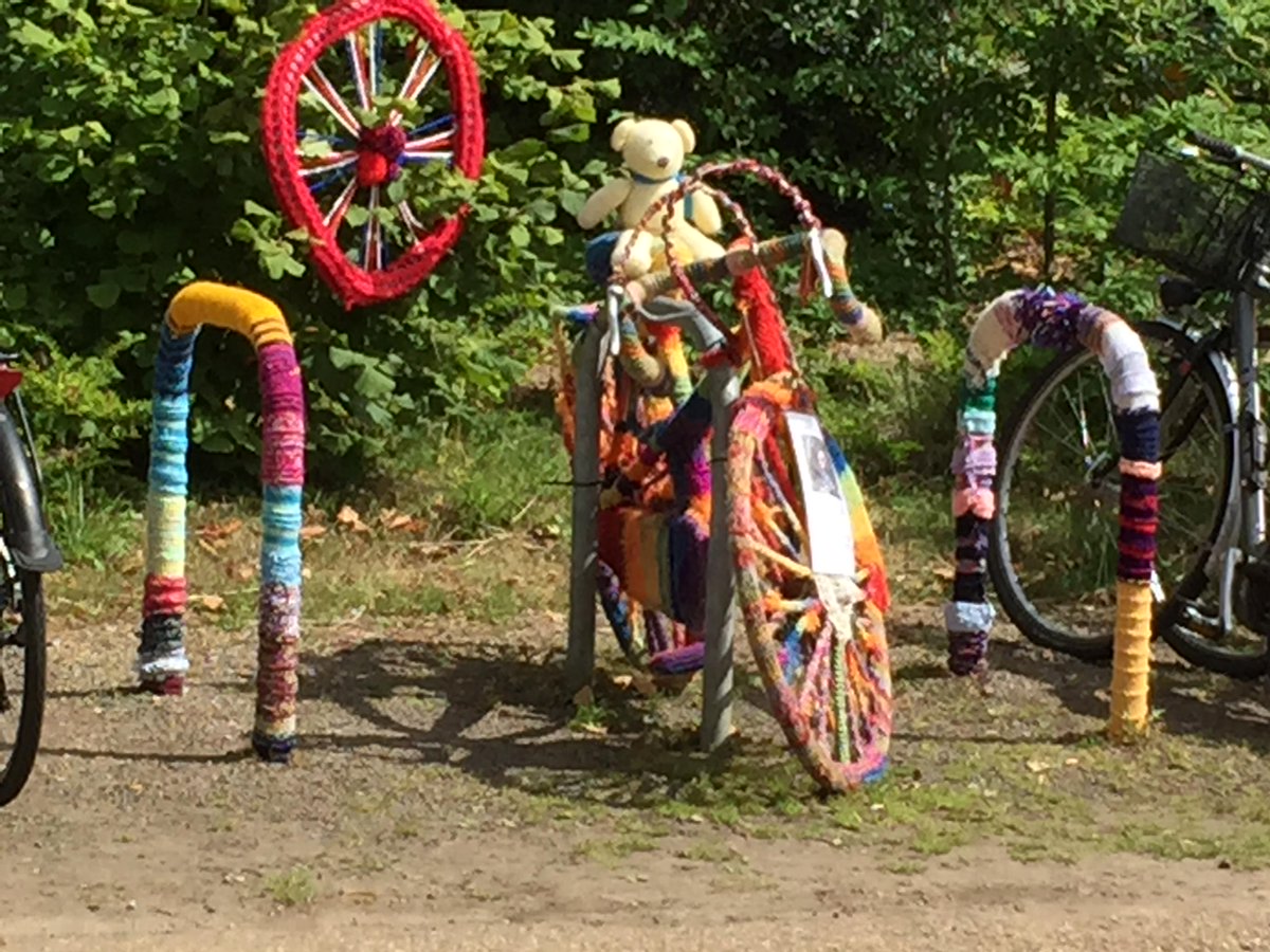 Saw some great knitting on <a href="/goskyride/">British Cycling</a> at <a href="/AngleseyAbbeyNT/">Anglesey Abbey</a> yesterday. #cambridge #cycling