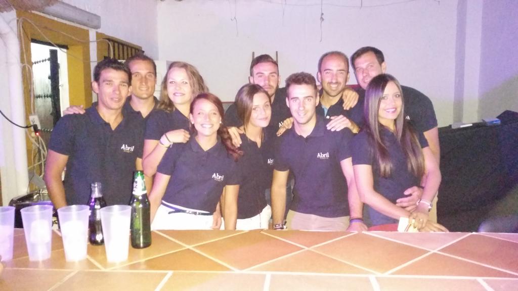 Caseta_Abril's tweet photo. Algunos momentos del sabado noche!! @Caseta_Abril #personal Feria San Francisco 2015 http://t.co/Vxh2DyXr2h