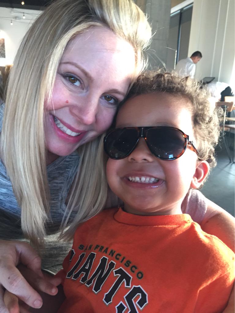 henryrixter's tweet photo. I luuuv mommy #I'mBigBrother http://t.co/a2fIicB3by