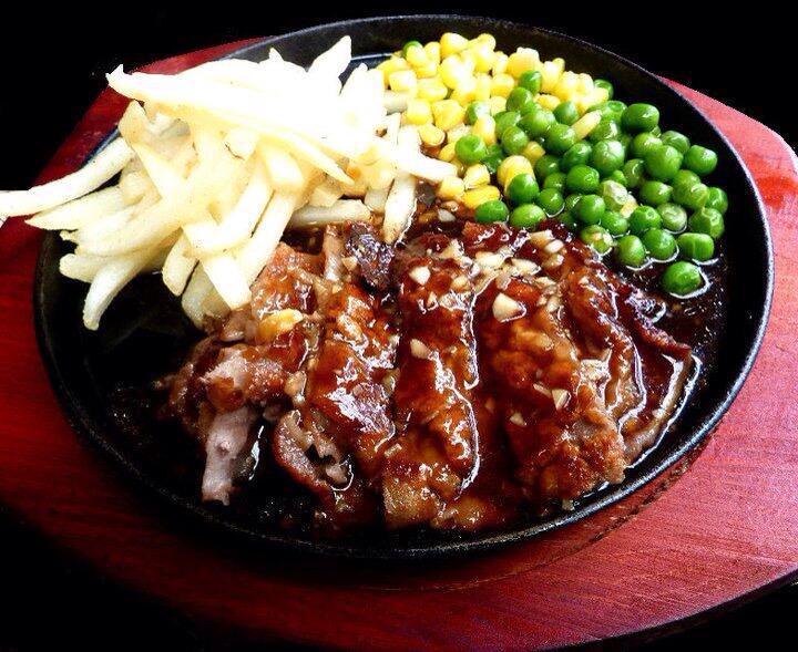Kuliner_Bandung's tweet photo. Japanese Steak dari @SushiDenBdg, Amiyaki &amp; Wakadori Steak. Top Rekomendasi! Jl.Hariang banga No.8 (dekat UNISBA) http://t.co/rMiDEjsrfG